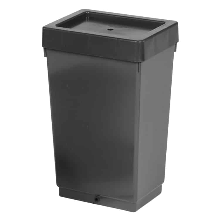 AutoPot 47-Liter-Tank in Schwarz mit aufgesetztem Deckel