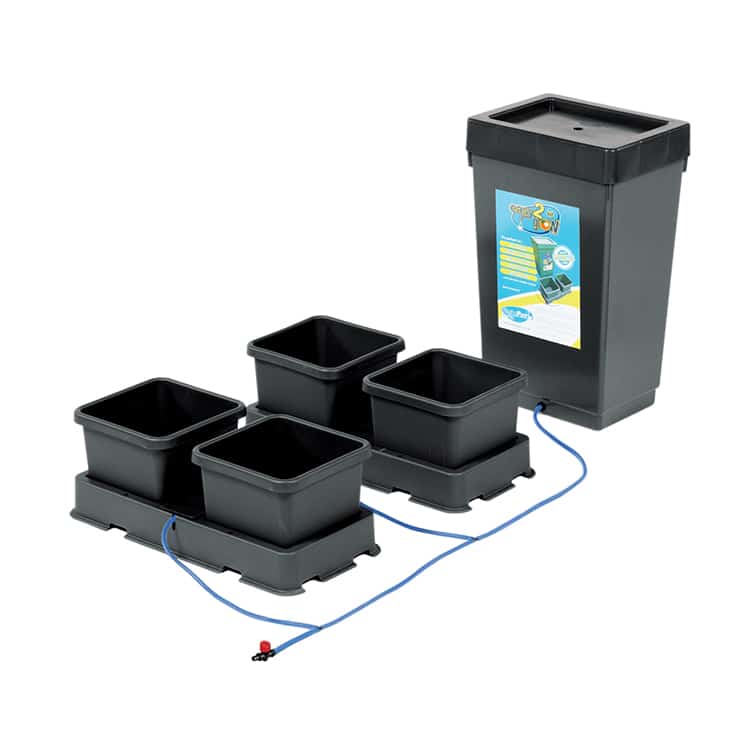 AutoPot easy2grow 4 freigestellt: 47-Liter-Tank, zwei Tabletts mit vier Töpfen, Schlauch