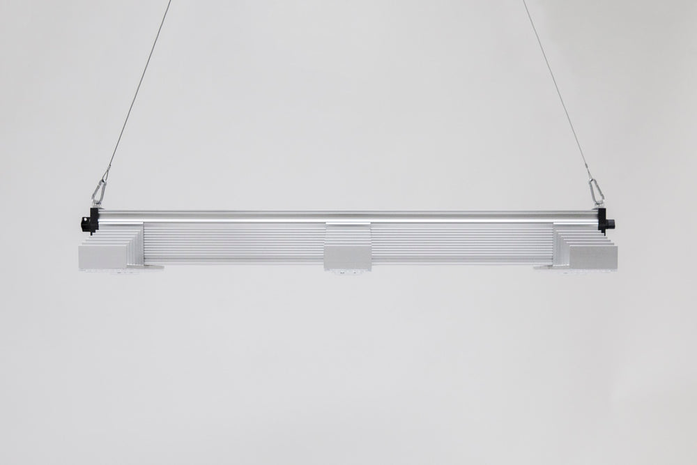 SANlight EVO 3-100 1.5 hängend in der Seitenansicht