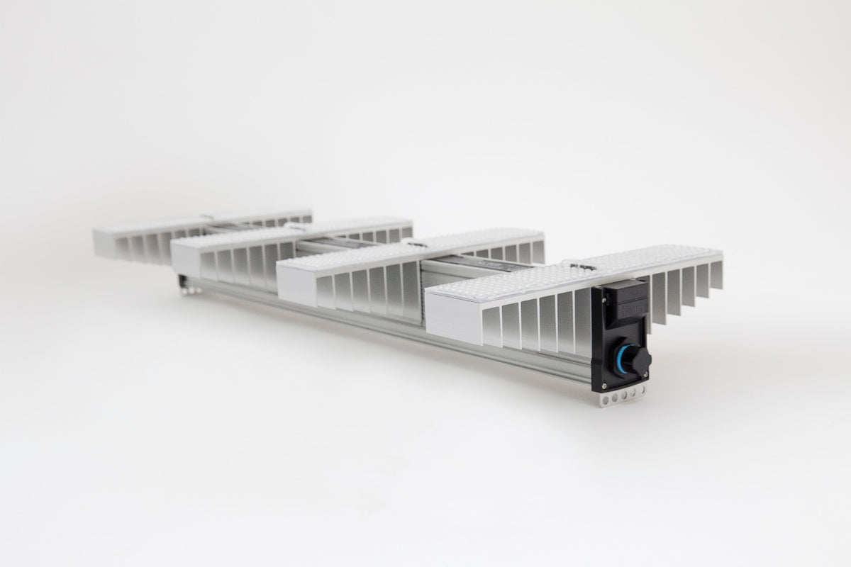 SANlight EVO 4-100 1.5 liegend mit Blick auf LED-Module und Kühlkörper