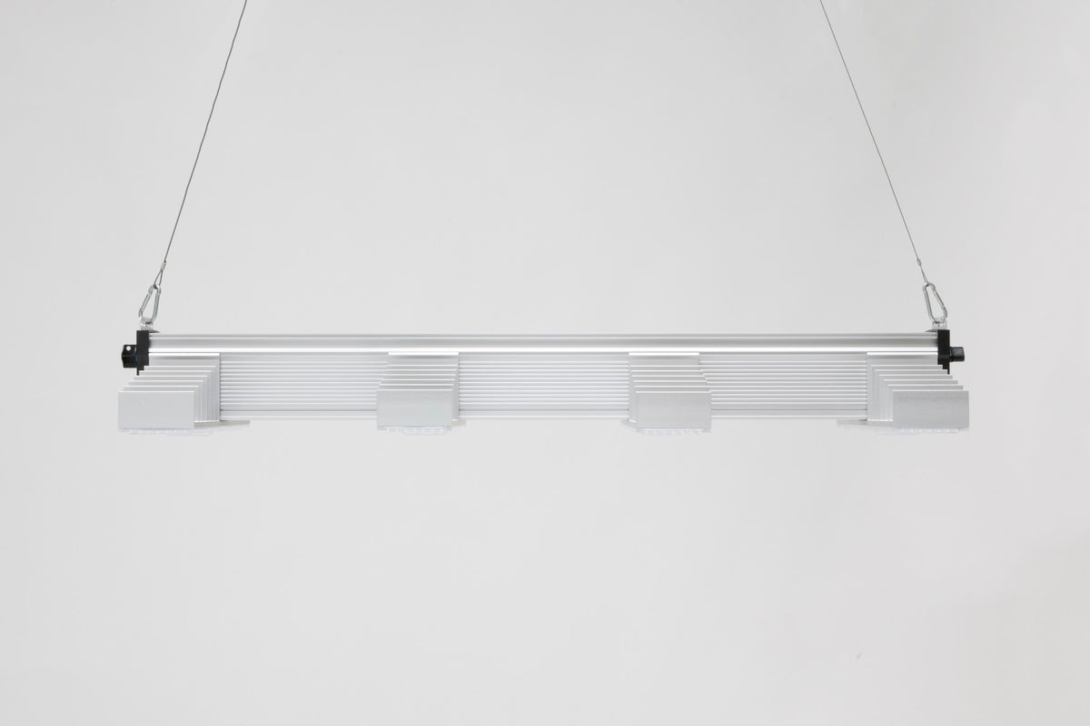 SANlight EVO 4-100 1.5 hängend in der Seitenansicht