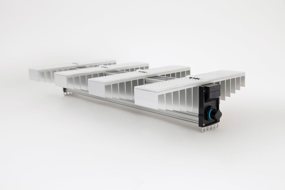 SANlight EVO 4-80 1.5 liegend mit Blick auf LED-Module und Kühlkörper