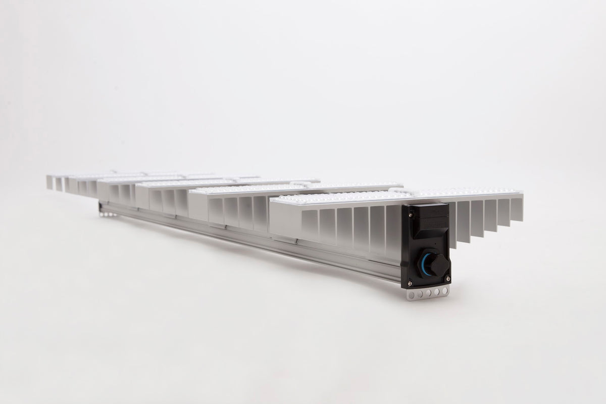 SANlight EVO 6-150 1.5 liegend mit Blick auf LED-Module und Kühlkörper