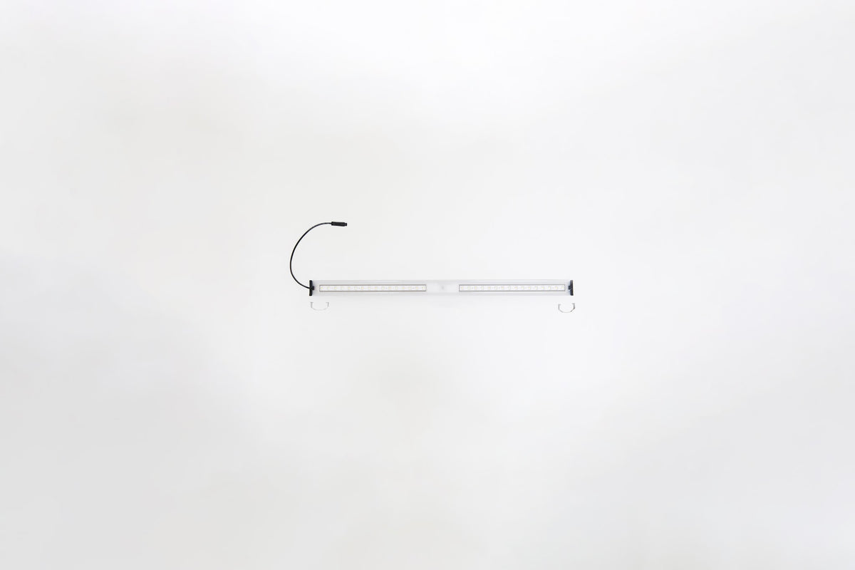 SANlight FLEX II 10 mit beiliegendem Befestigungszubehör