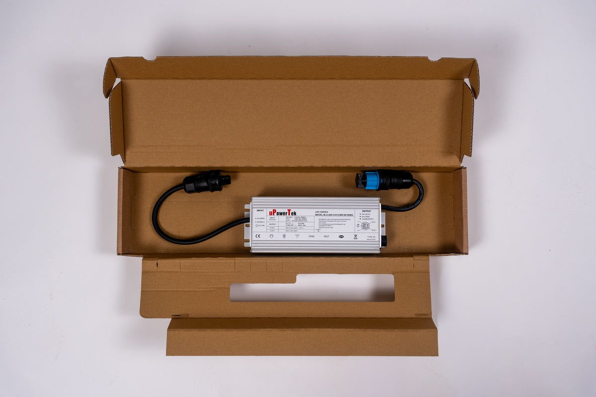 SANlight STIXX LED-Treiber, Bauform mit 231 mm Gehäuselänge, in der geöffneten Kartonverpackung