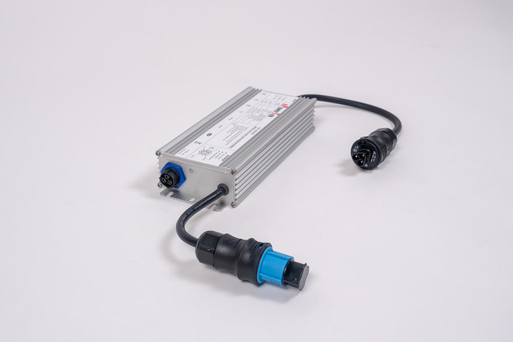 SANlight STIXX LED-Treiber, Bauform mit 231 mm Gehäuselänge, von vorn mit Anschlusskabeln
