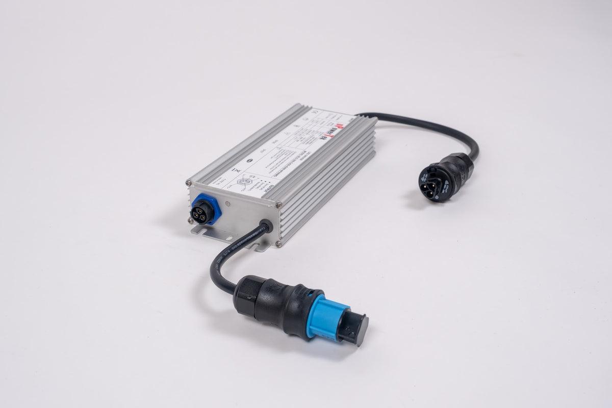 SANlight STIXX LED-Treiber, Bauform mit 231 mm Gehäuselänge, von vorn mit Anschlusskabeln