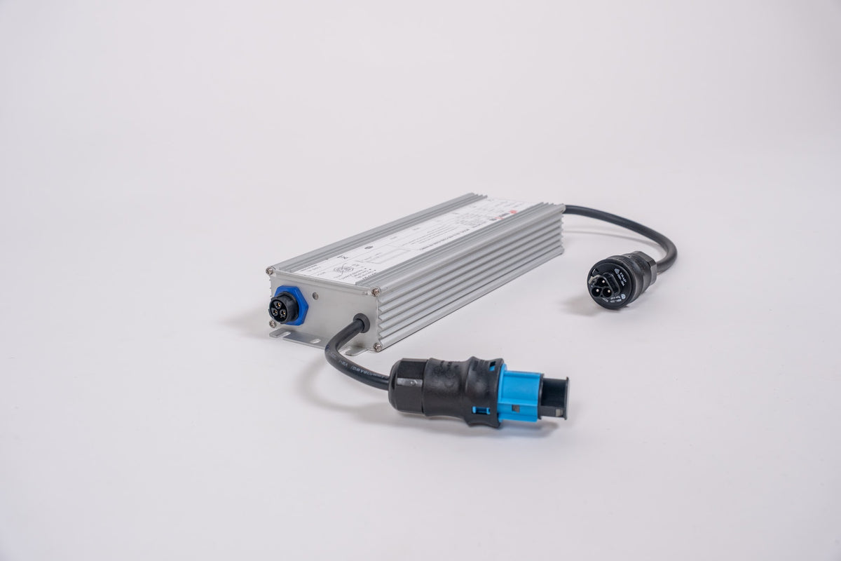 SANlight STIXX LED-Treiber, Bauform mit 281 mm Gehäuselänge, von vorn mit Anschlusskabeln