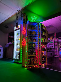 Regale und Growshop-Sortiment im Growzentrum Grünberg